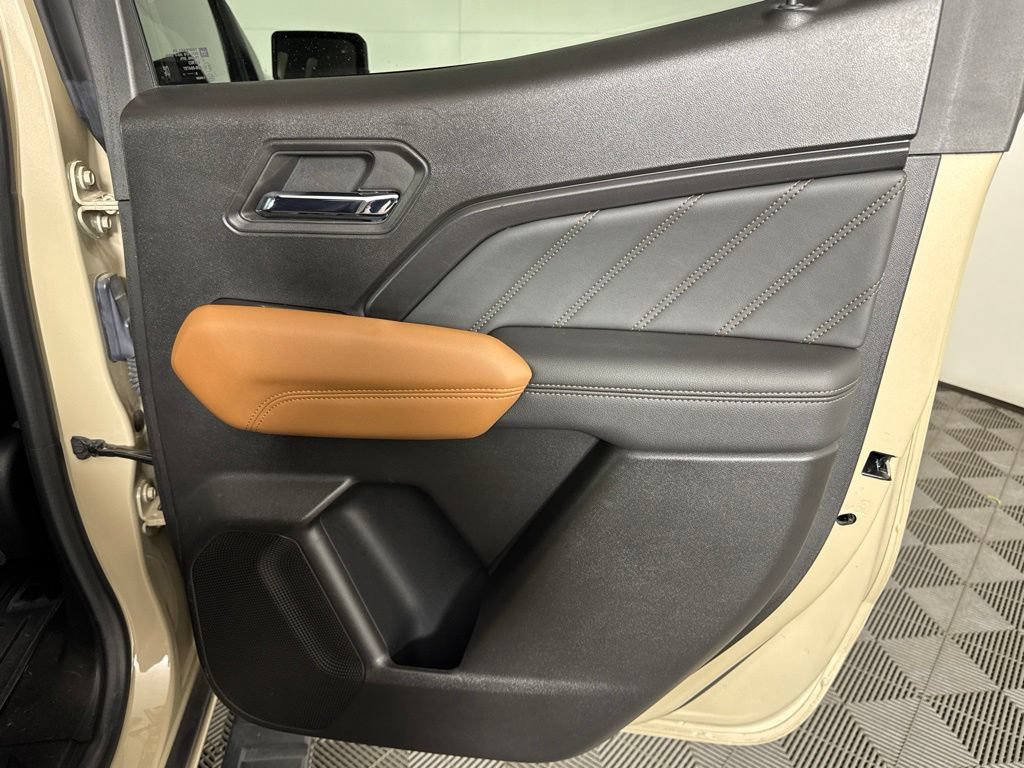 Certified 2023 GMC Canyon AT4 w/ AT4 Premium Package AWD/4WD image 45