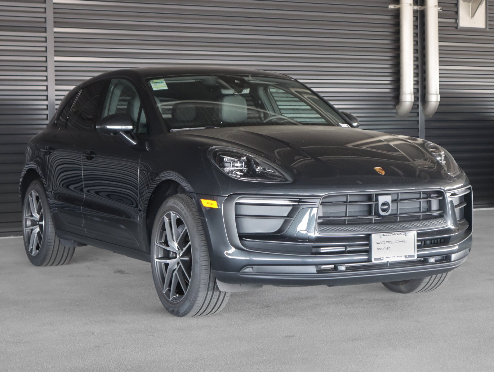 Certified 2026 Porsche Macan AWD/4WD image 7