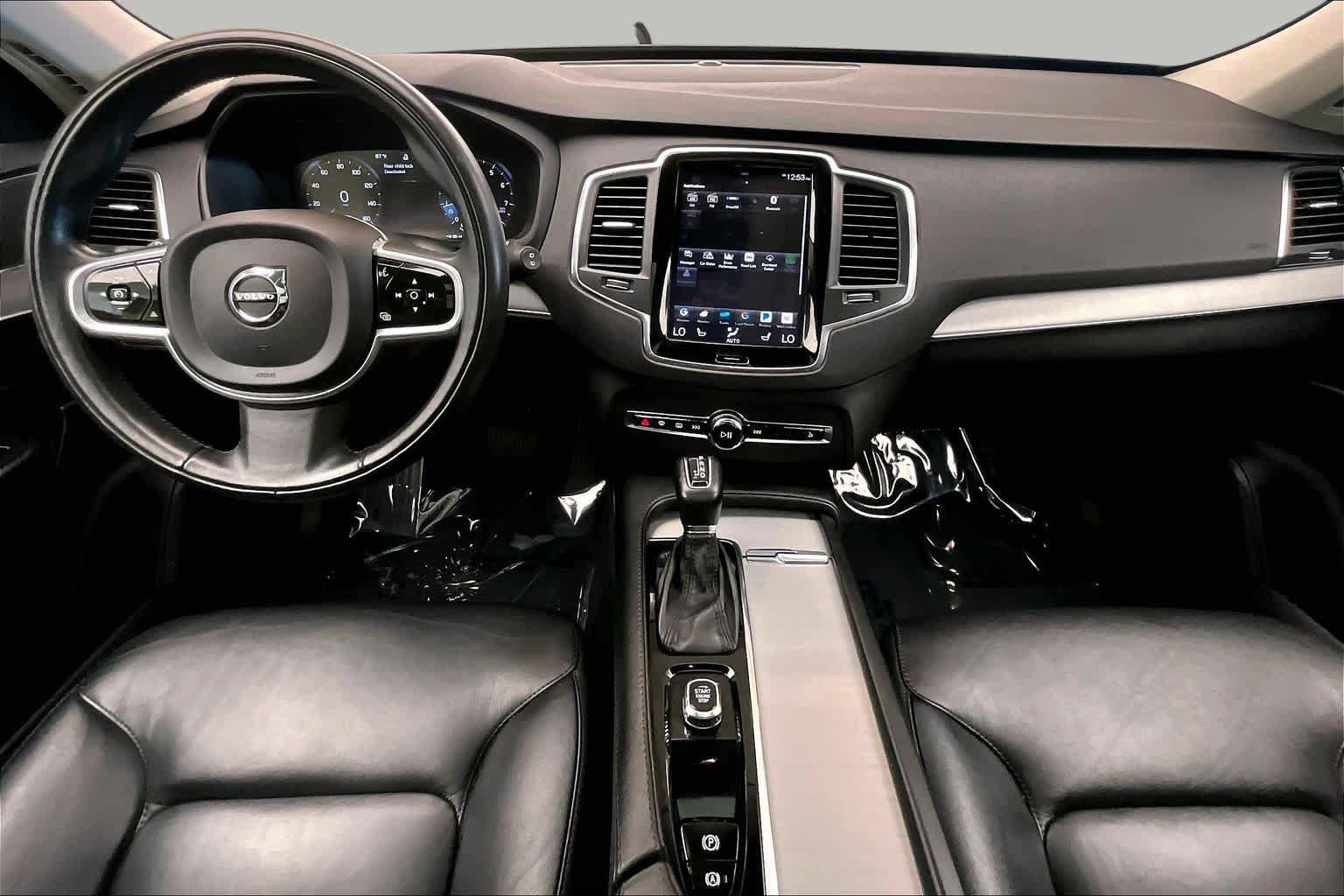 Used 2022 Volvo XC90 T5 Momentum w/ Climate Package AWD/4WD image 16