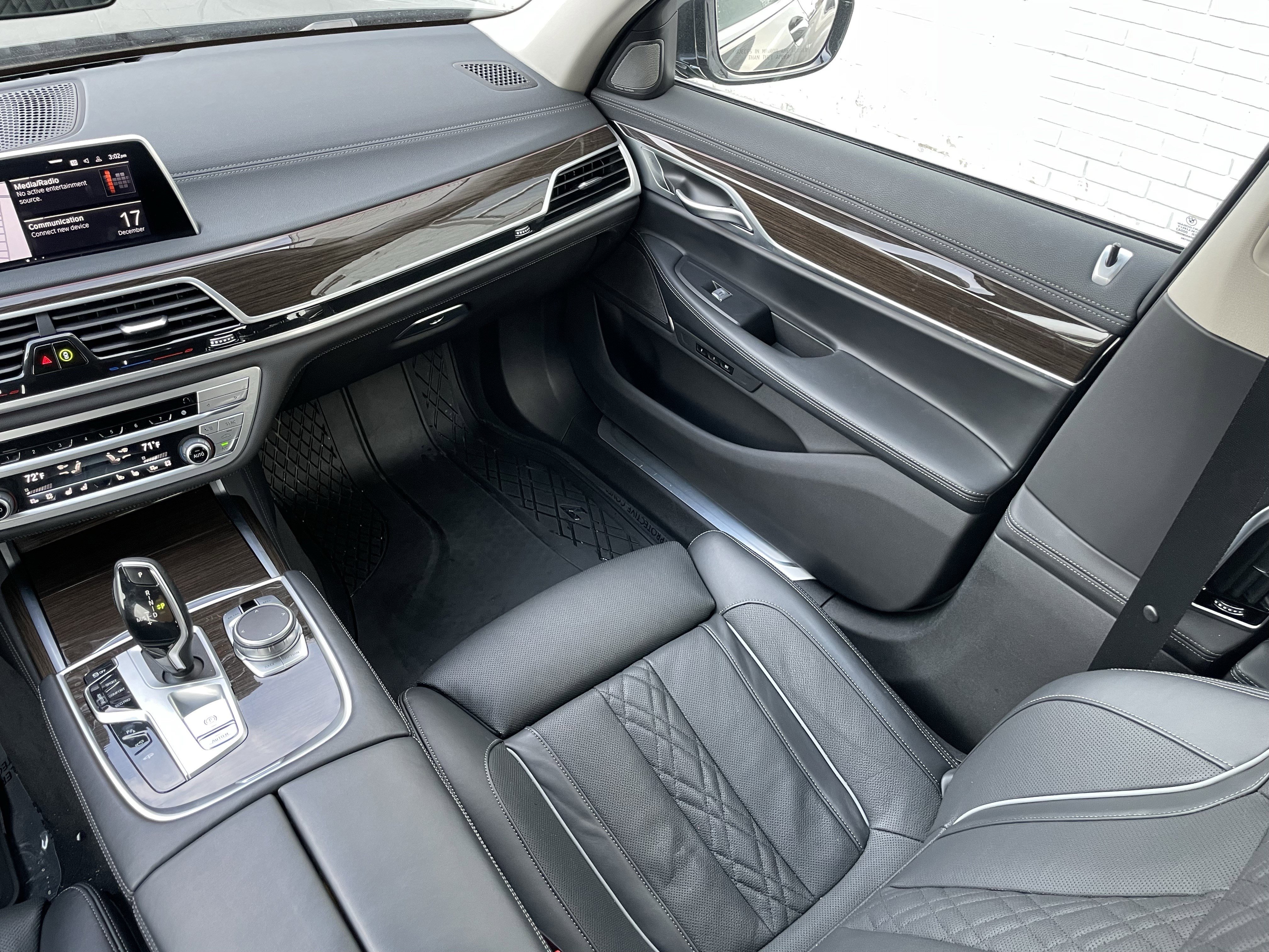 Used 2022 BMW 750i xDrive image 18