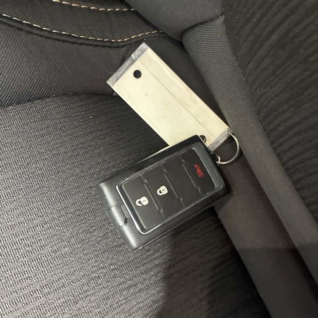 Used 2024 Jeep Grand Cherokee Laredo X w/ Trailer Tow Package AWD/4WD image 20