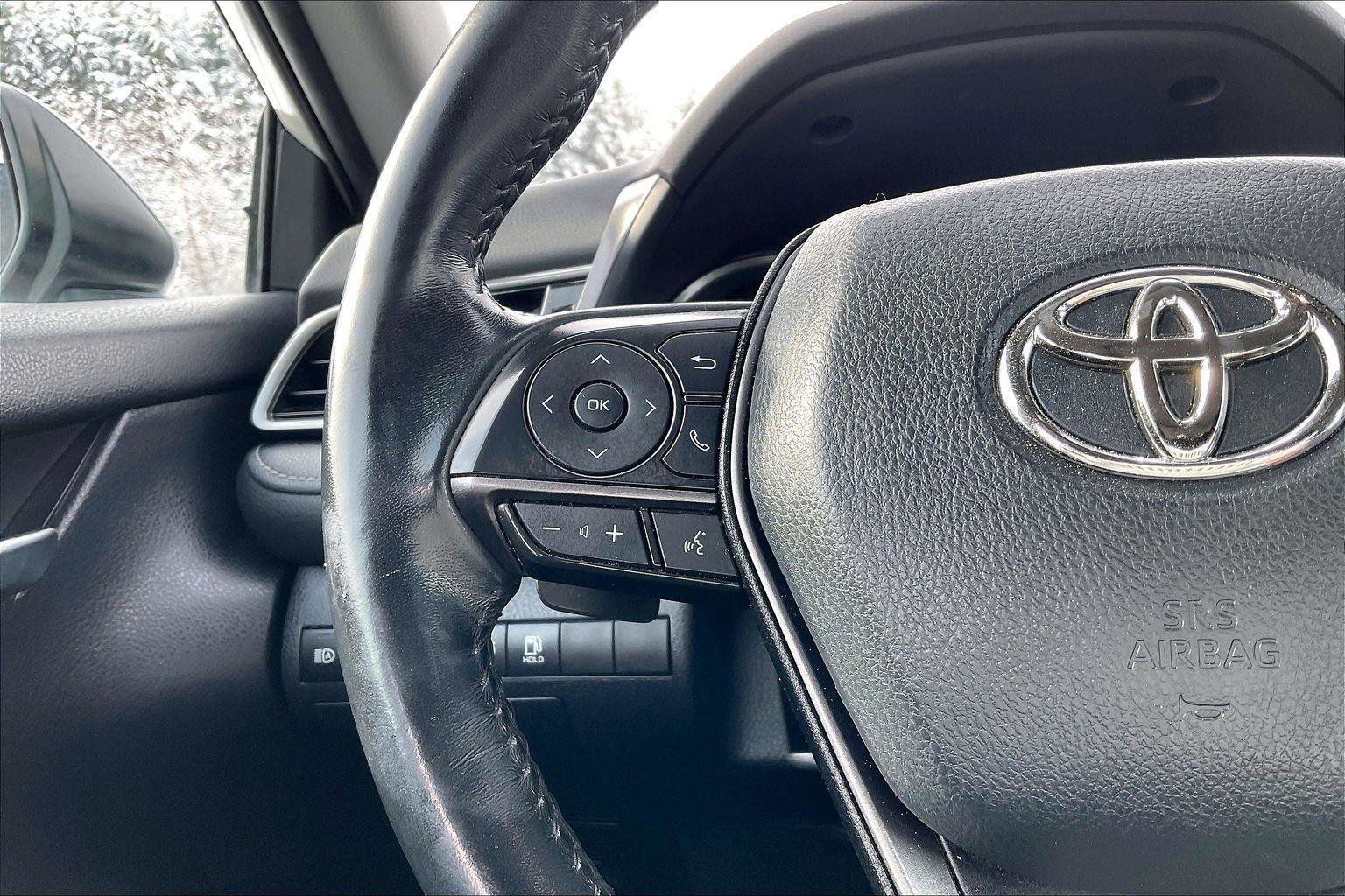 Used 2022 Toyota Camry XSE image 19