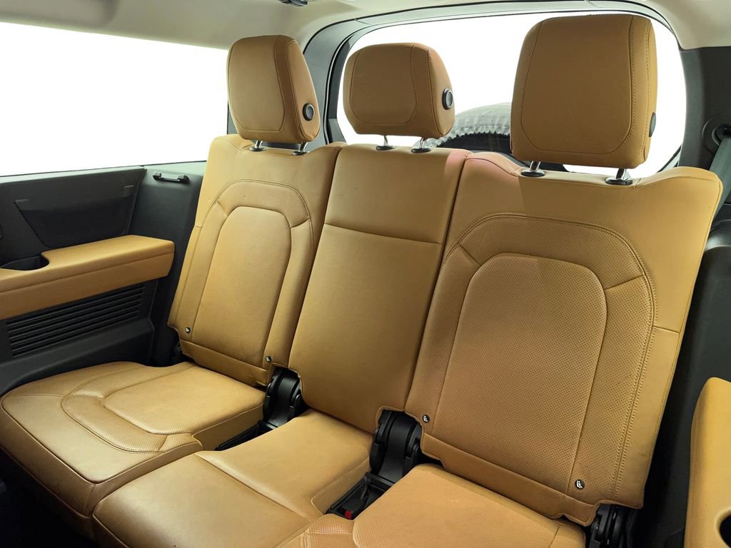 Used 2023 Land Rover Defender 130 First Edition image 42