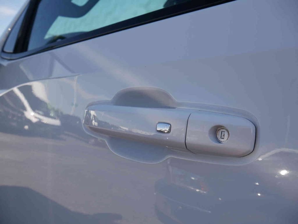 Used 2025 GMC Sierra 1500 AT4 w/ AT4 Premium Package AWD/4WD image 13