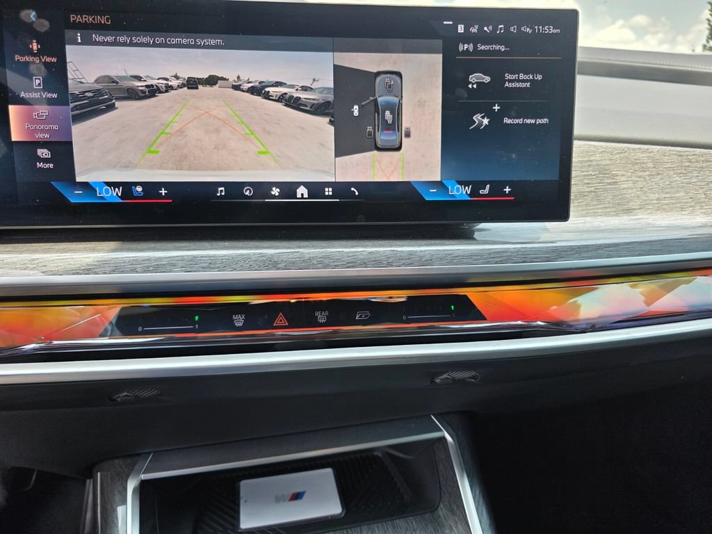 Used 2023 BMW i7 xDrive60 AWD/4WD image 21