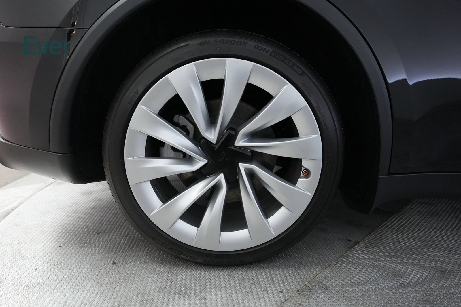 Used 2026 Tesla Model Y 2WD image 22