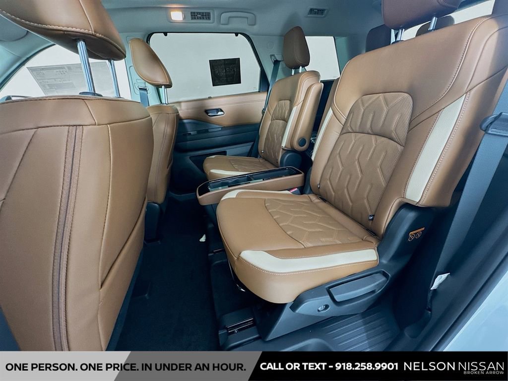 New 2026 Nissan Pathfinder Platinum image 25