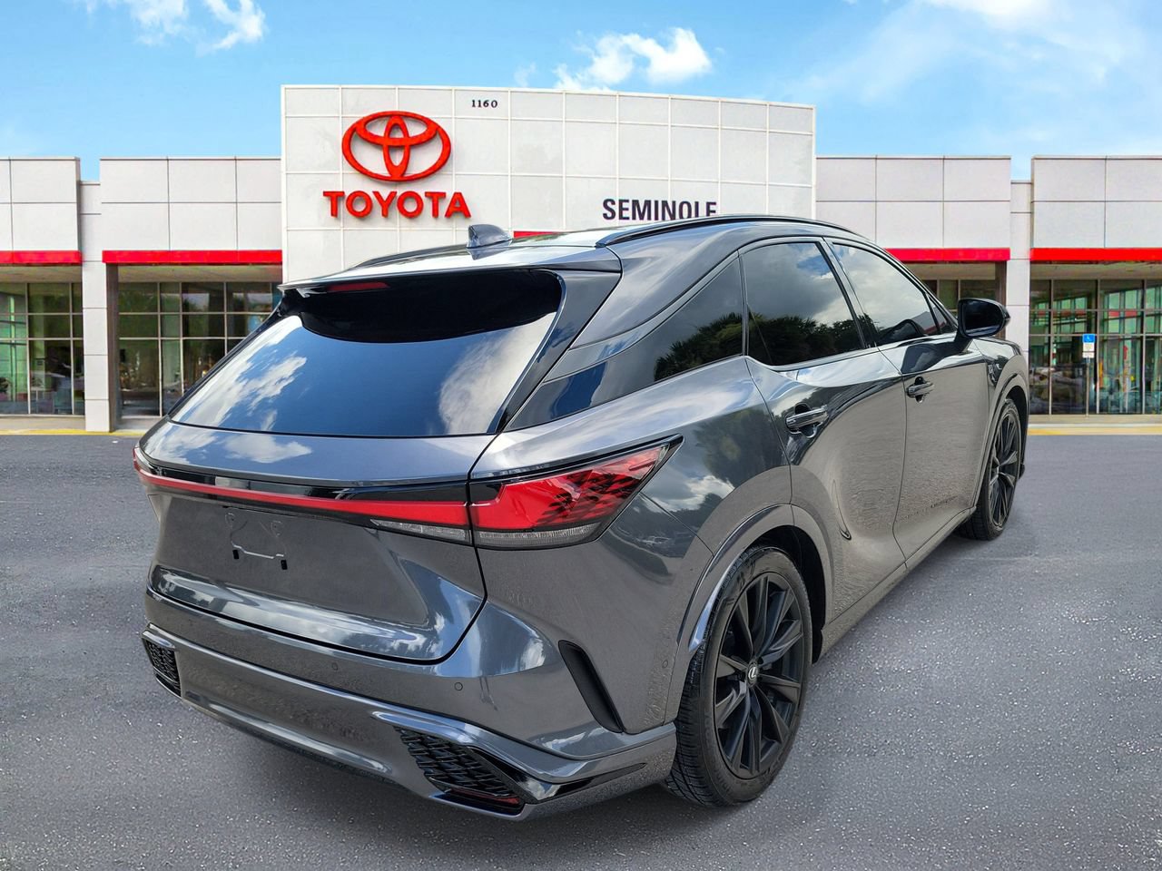 Used 2024 Lexus RX 500h F Sport w/ Convenience Package AWD/4WD image 3