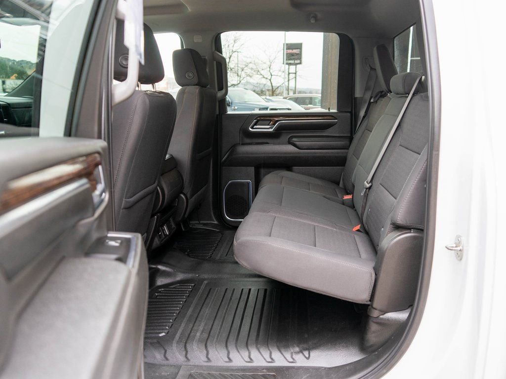 Used 2024 GMC Sierra 3500 SLE w/ SLE Convenience Package image 12