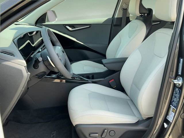 Used 2025 Kia Niro EX image 12