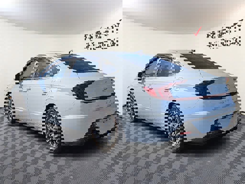 Used 2023 Hyundai Sonata SEL w/ Preferred Accessory Package image 6