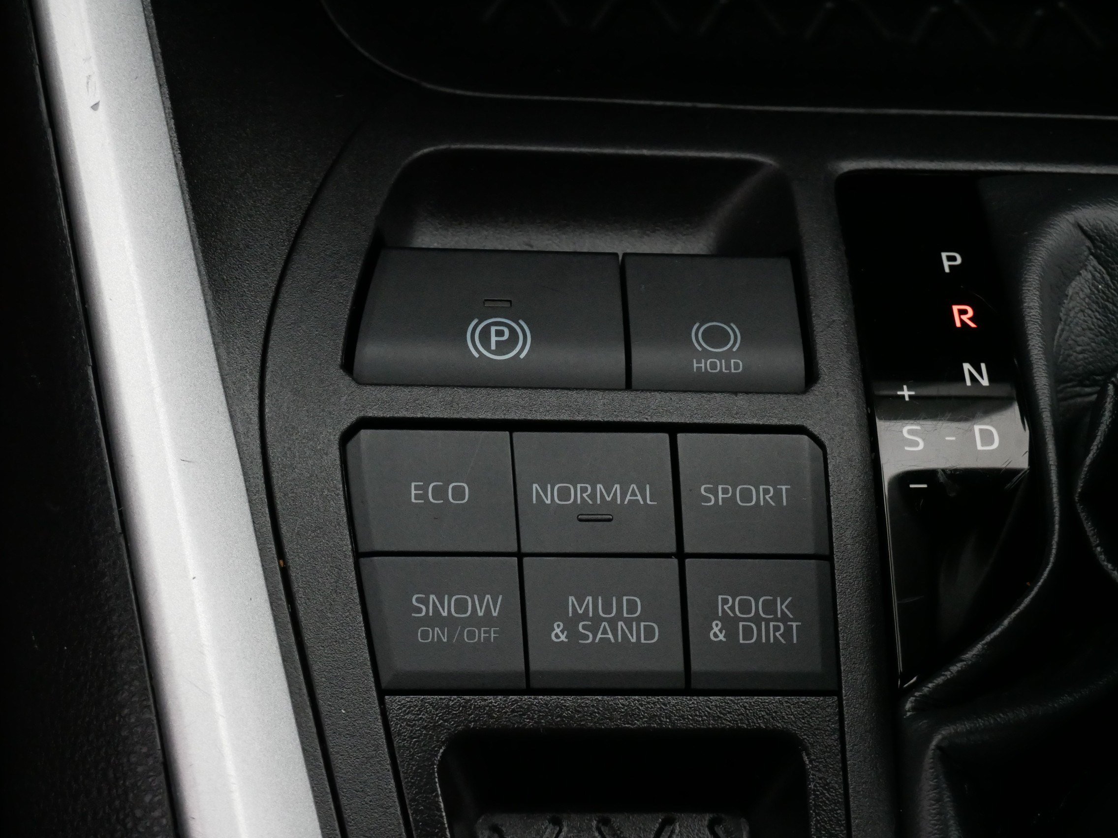 Certified 2025 Toyota RAV4 LE AWD/4WD image 27