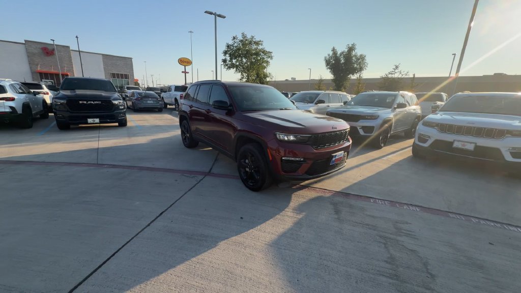 Used 2025 Jeep Grand Cherokee Limited w/ Black Appearance Package