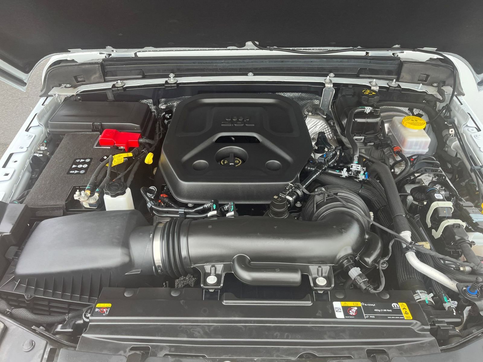 Used 2025 Jeep Wrangler Sport S image 31