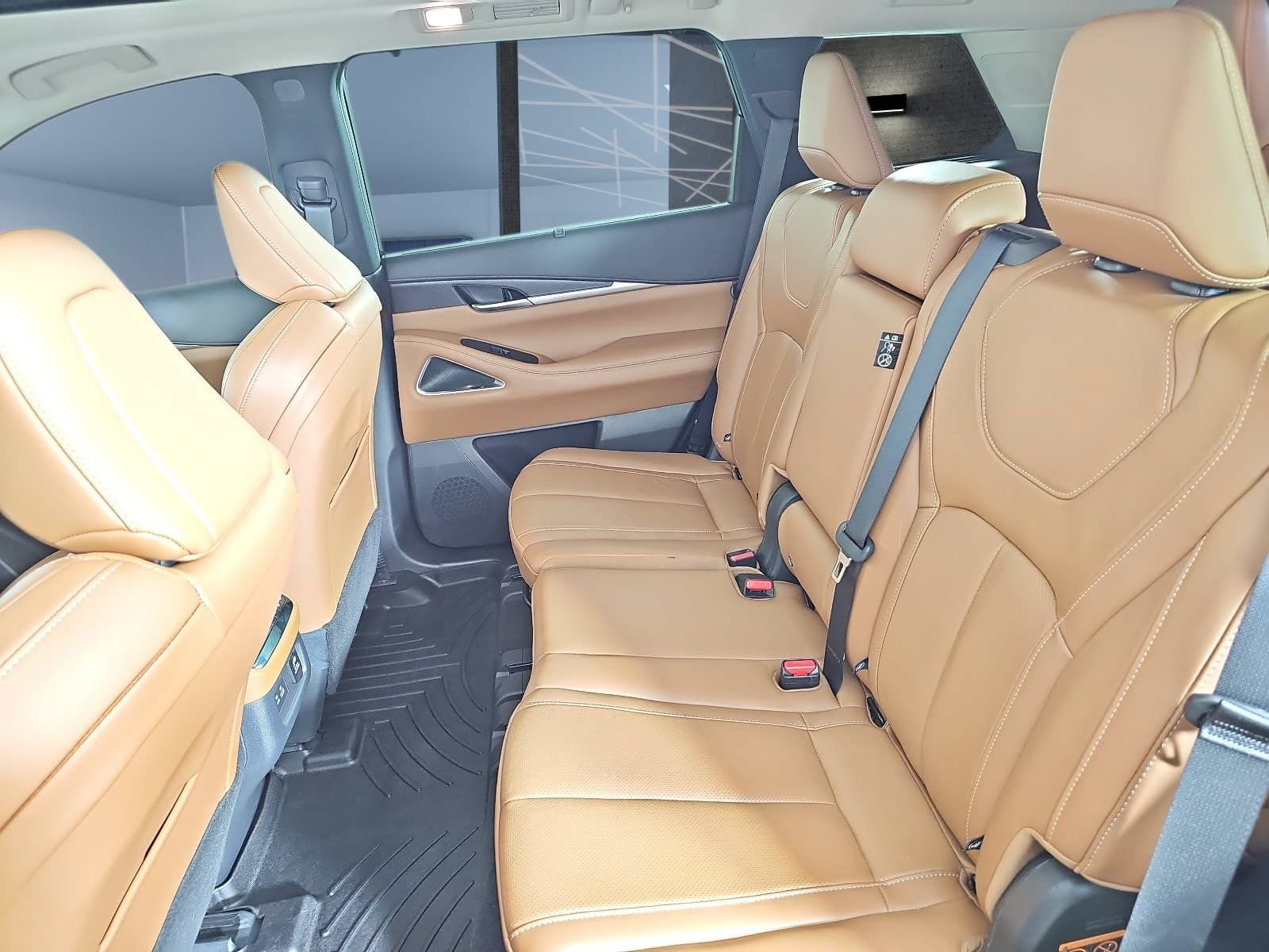 Used 2023 INFINITI QX60 Sensory w/ Vision Package AWD/4WD image 10