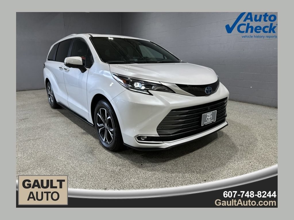 Certified 2025 Toyota Sienna Platinum AWD/4WD image 1