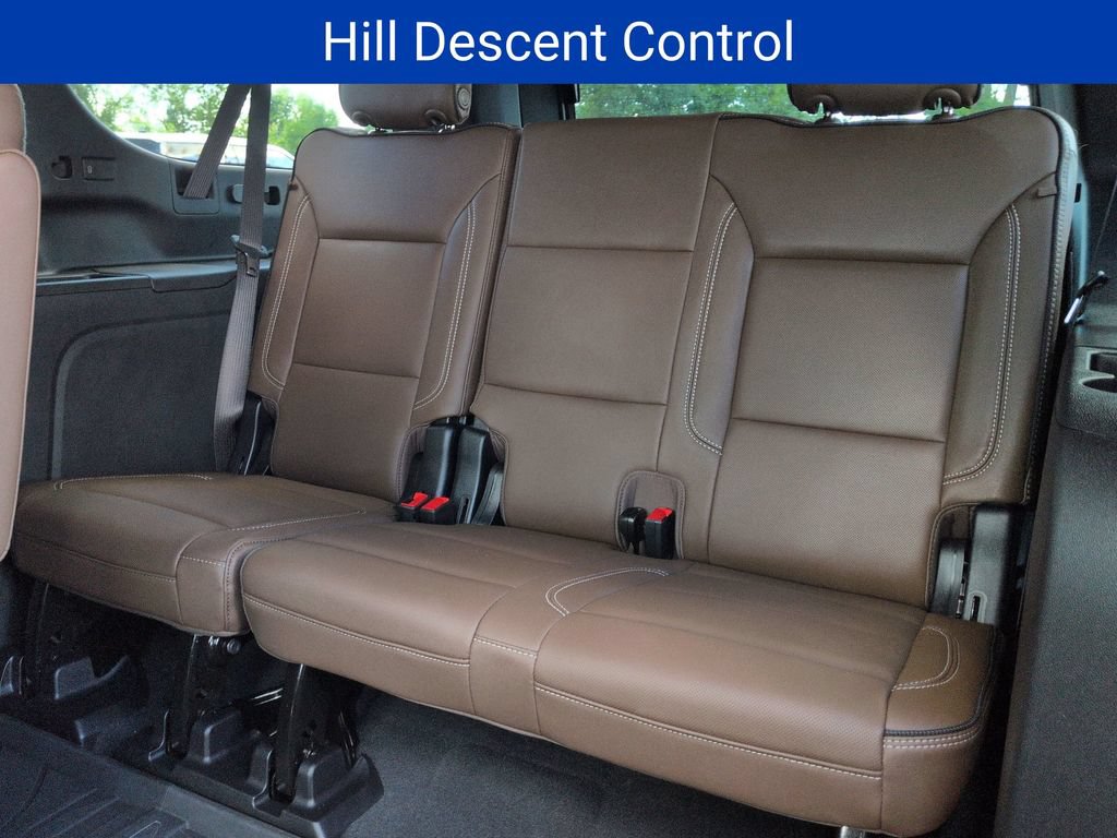 Certified 2025 Chevrolet Suburban High Country AWD/4WD image 27