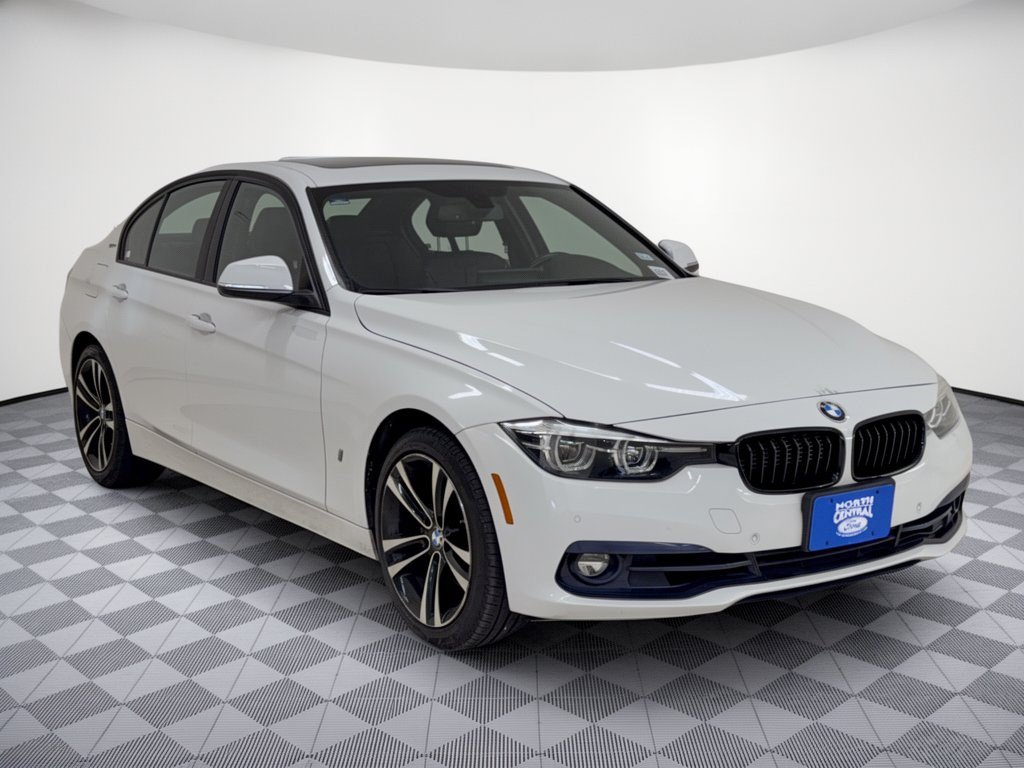 Used 2018 BMW 330e w/ Convenience Package RWD image 5
