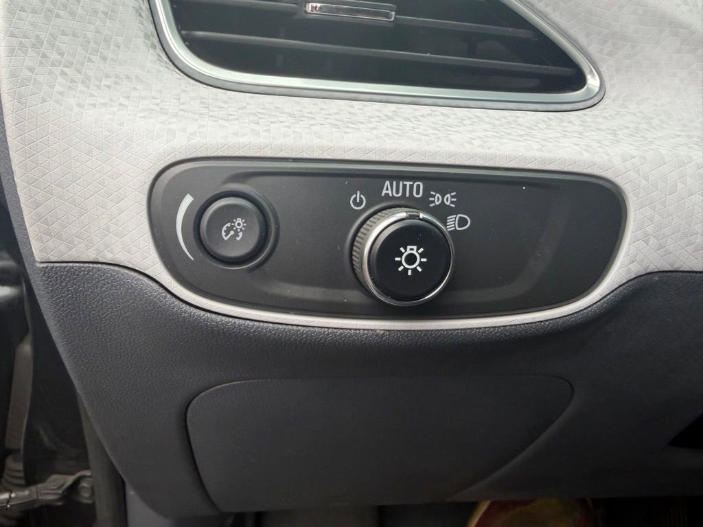 Used 2021 Chevrolet Bolt Premier image 16