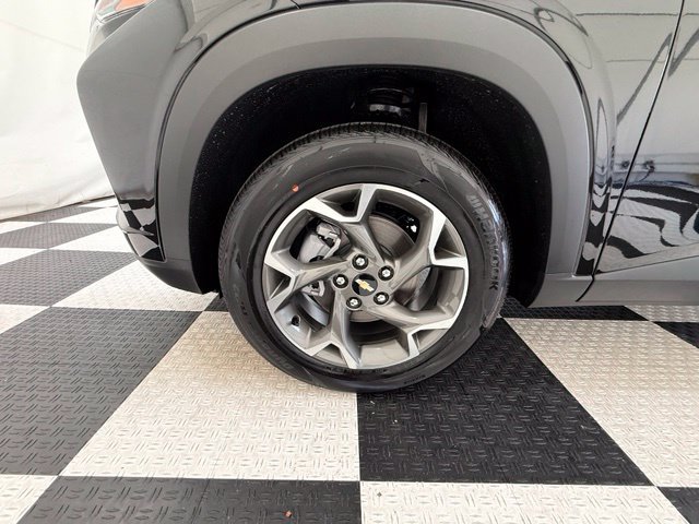 New 2026 Chevrolet Trax LT w/ Driver Confidence Package FWD image 9