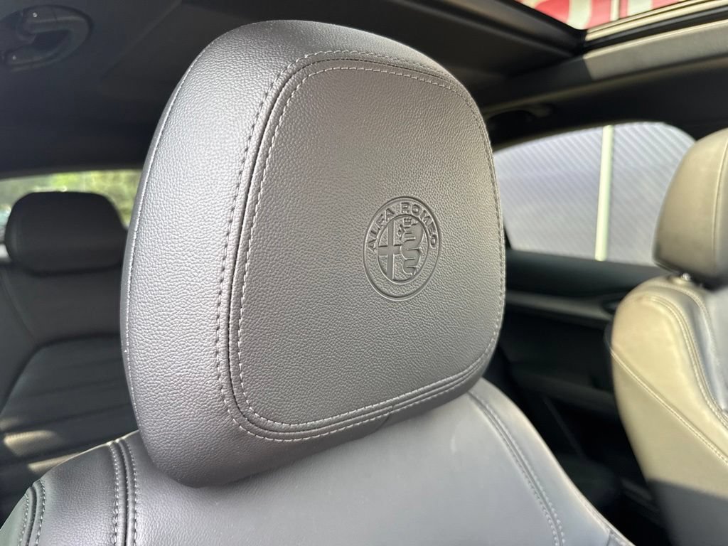 Used 2023 Alfa Romeo Stelvio Veloce AWD/4WD image 71