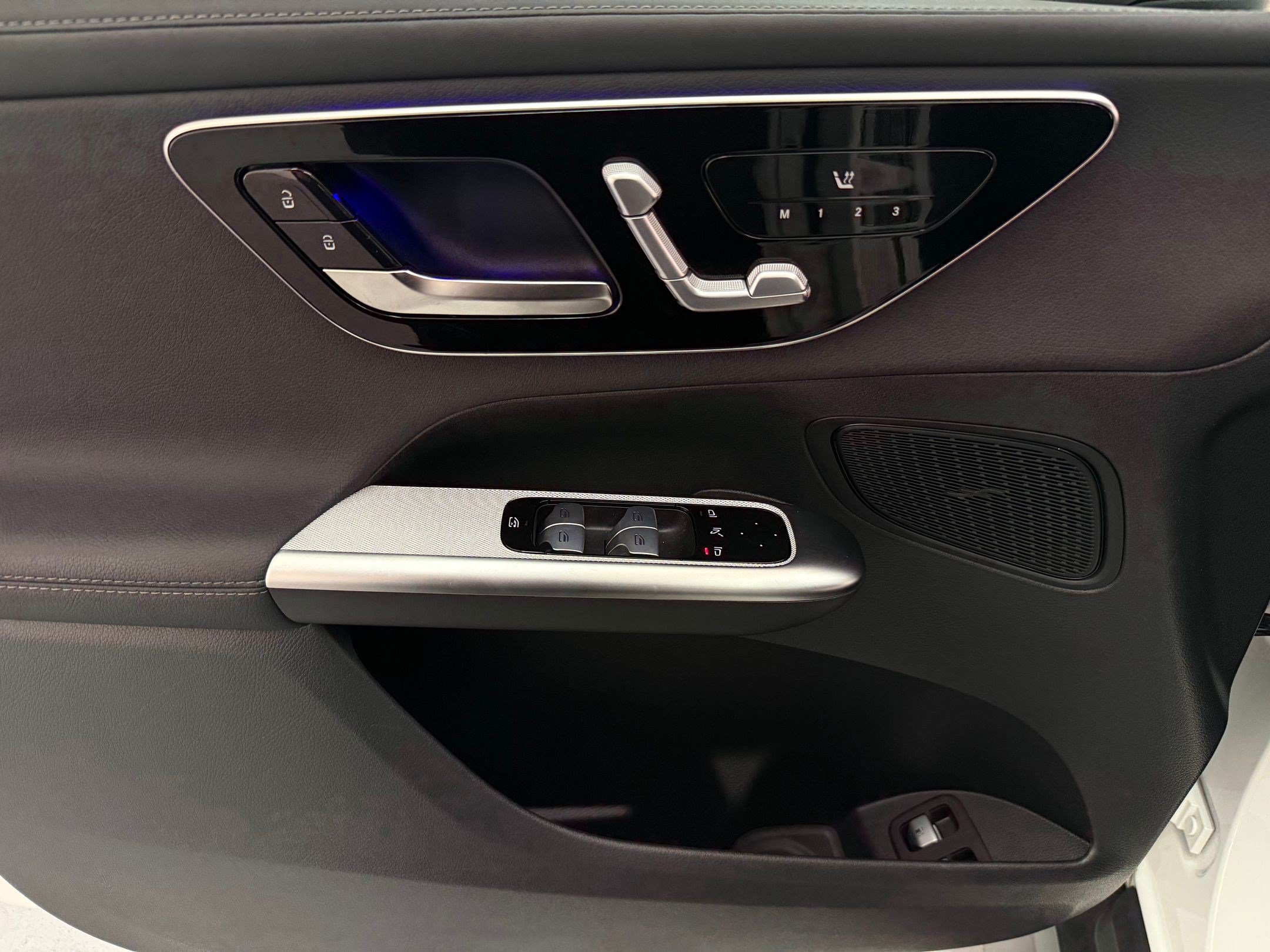 Certified 2025 Mercedes-Benz GLC 350e 4MATIC image 11