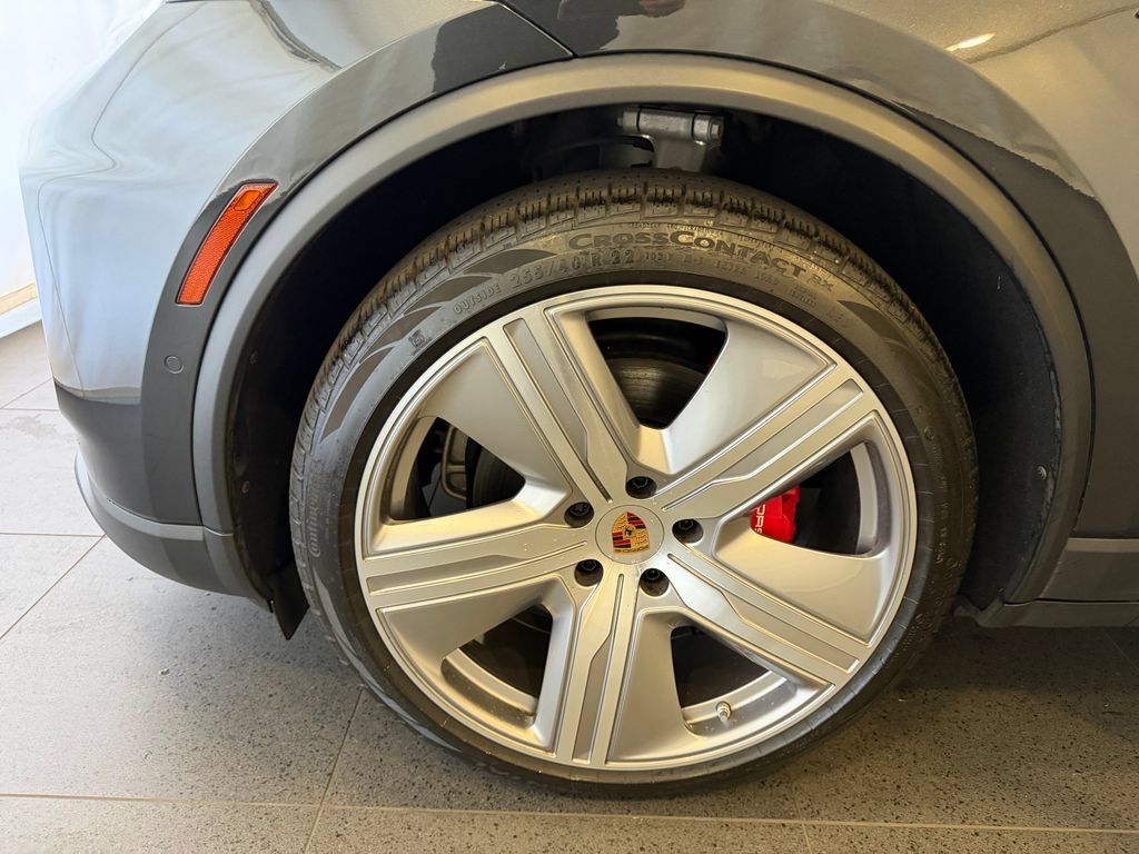 Certified 2025 Porsche Macan 4S Electric AWD/4WD image 10