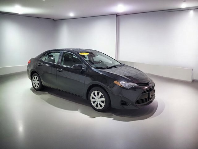 Used 2017 Toyota Corolla LE image 2