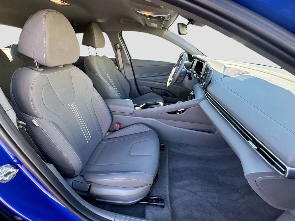 Used 2025 Hyundai Elantra Sport image 33