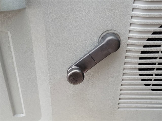 Used 2015 Ford F550 2WD Regular Cab Super Duty image 31