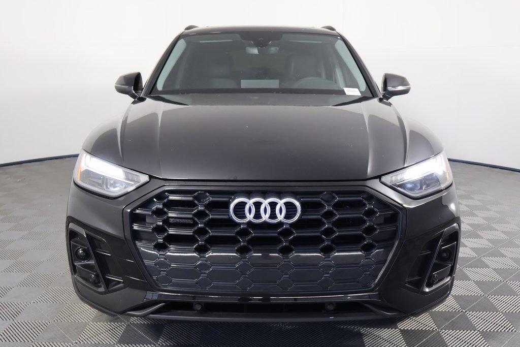 Used 2023 Audi Q5 2.0T Premium w/ Convenience Package AWD/4WD image 2