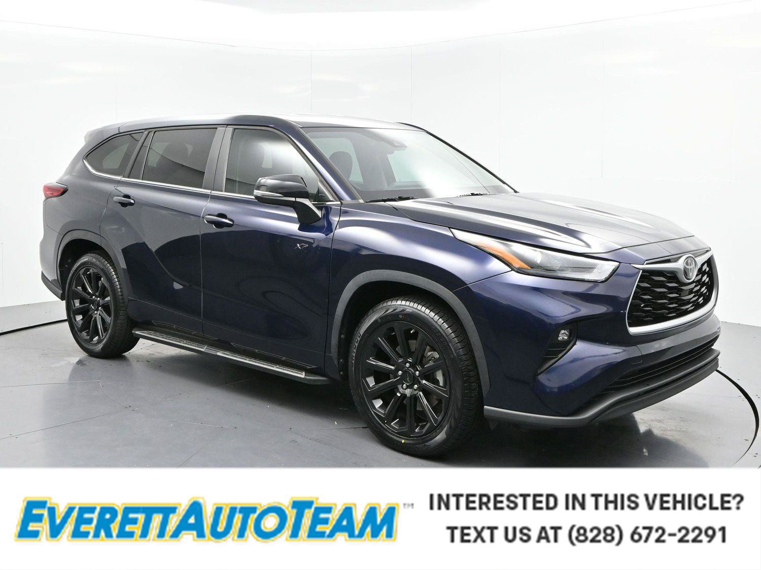 Used 2023 Toyota Highlander LE FWD image 1