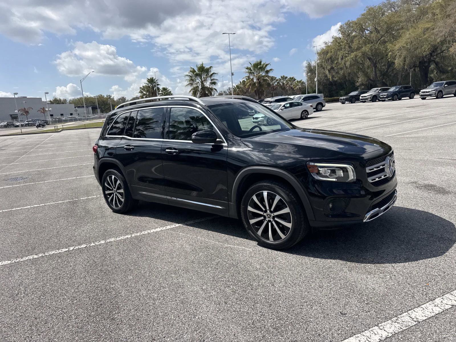 Used 2022 Mercedes-Benz GLB 250 image 2