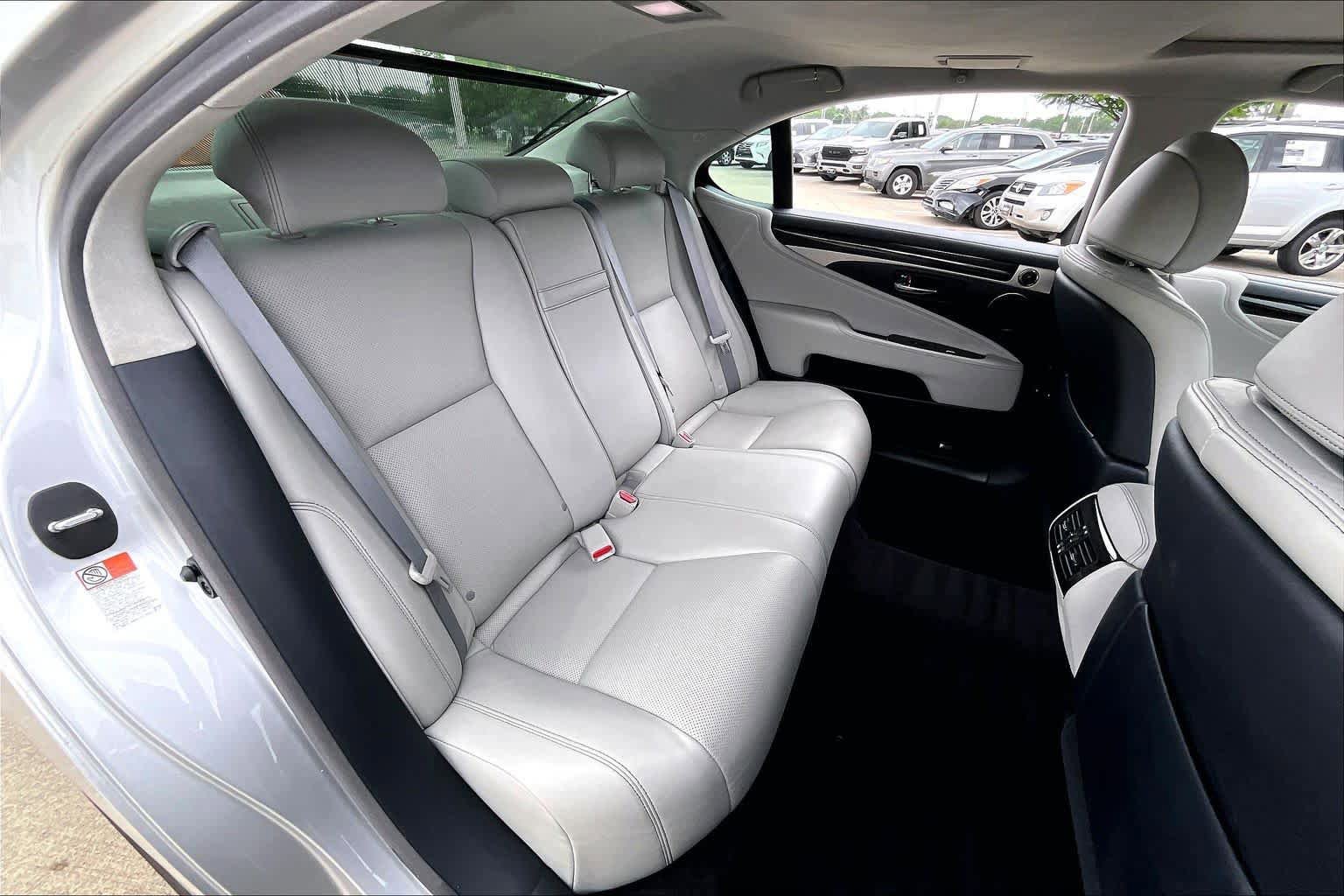 Used 2017 Lexus LS 460 L RWD image 17