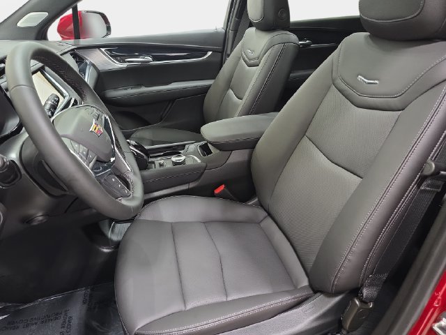 New 2026 Cadillac XT5 Premium Luxury w/ LPO, ONYX Package AWD/4WD image 11