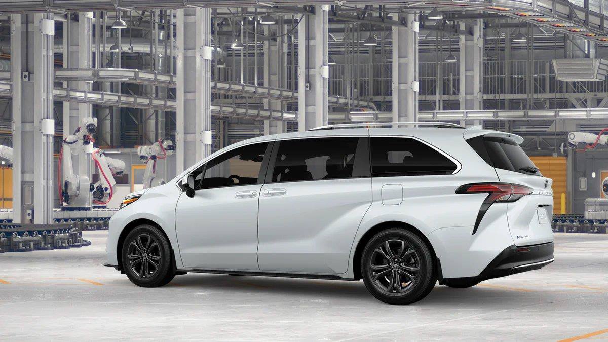 New 2026 Toyota Sienna Platinum AWD/4WD image 7