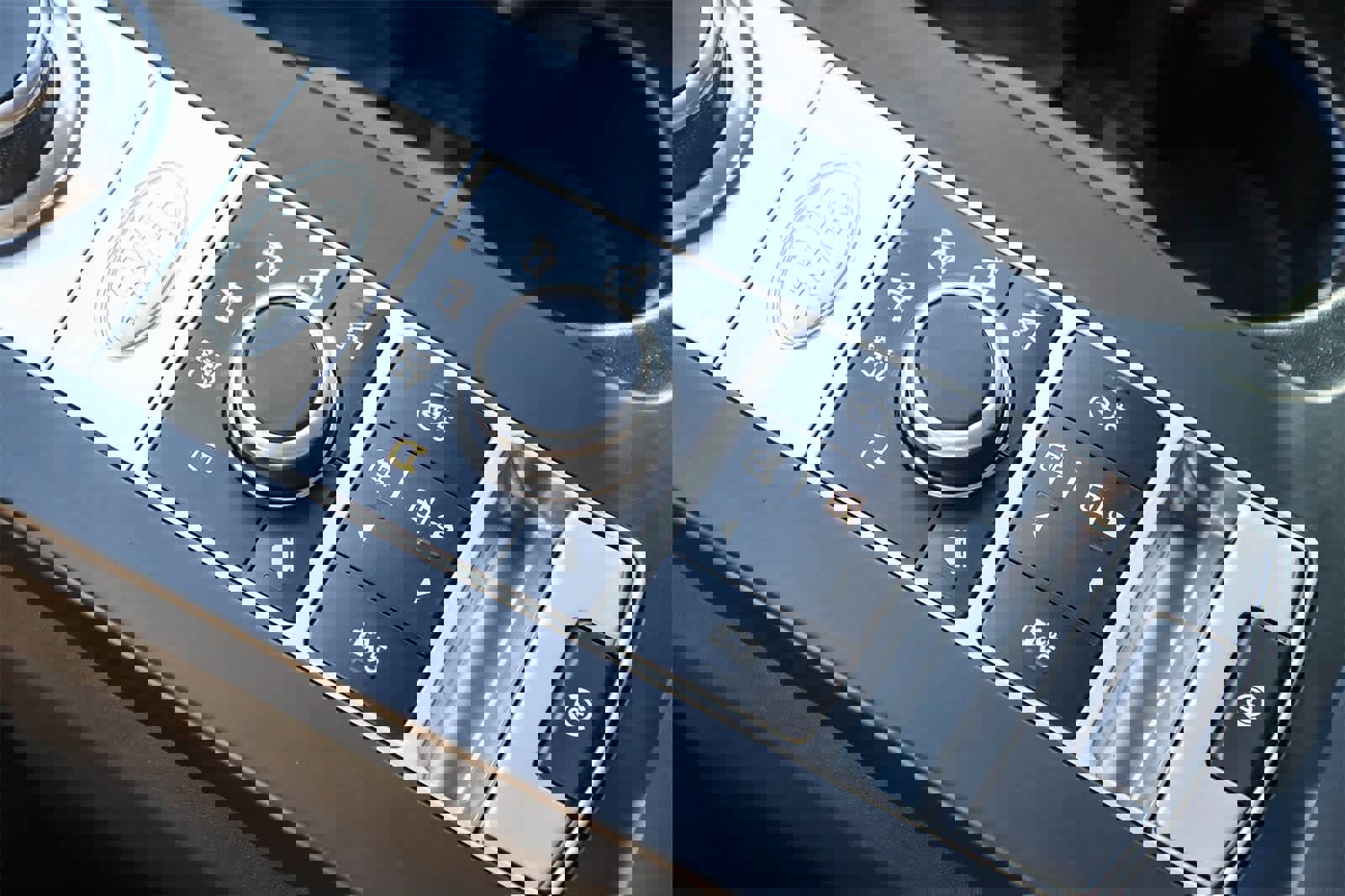 Used 2020 Land Rover Discovery Landmark image 21