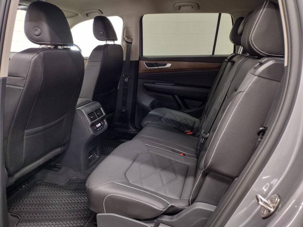 New 2025 Volkswagen Atlas SE image 25