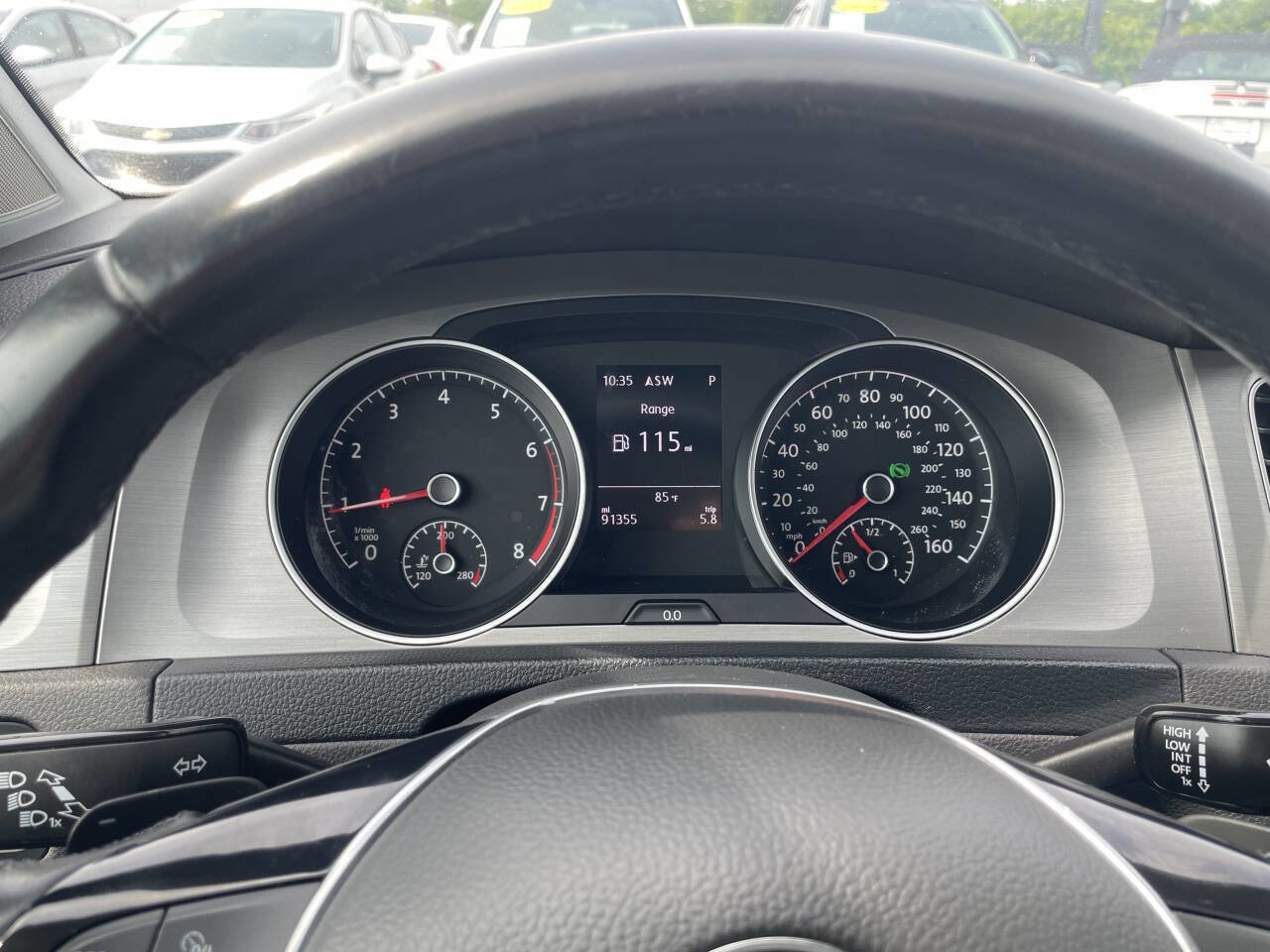 Used 2016 Volkswagen Golf Limited Edition image 32