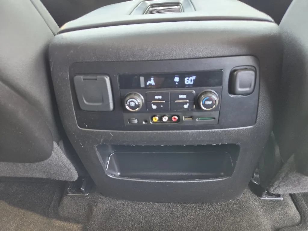 Used 2016 GMC Yukon SLT w/ Open Road Package RWD image 26