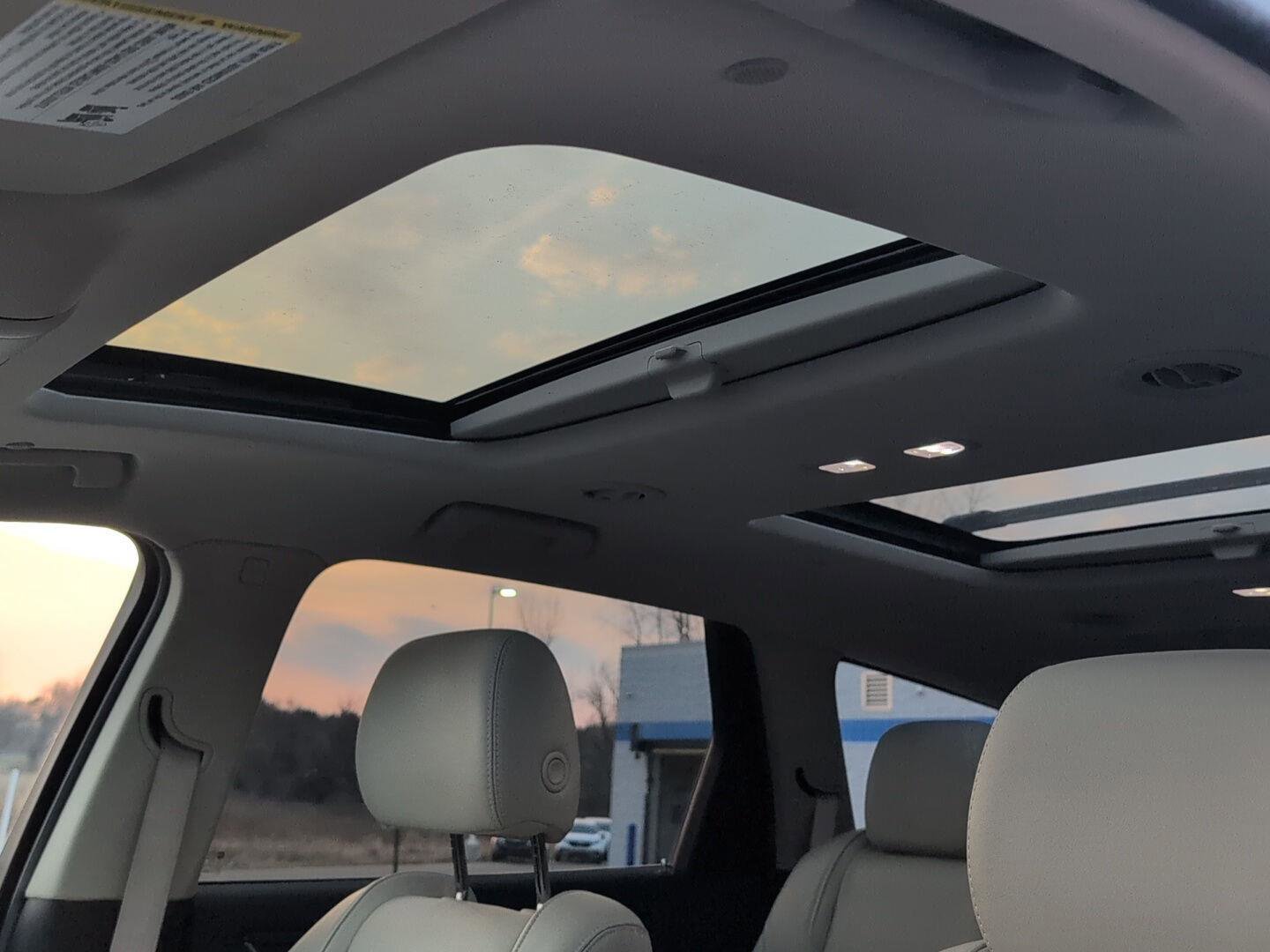 Used 2020 Buick Enclave Premium w/ Sun and Sites Package FWD image 24