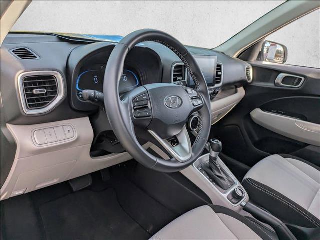 Used 2024 Hyundai Venue SEL image 10