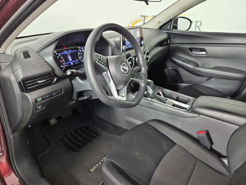 Used 2025 Nissan Sentra SV FWD image 17