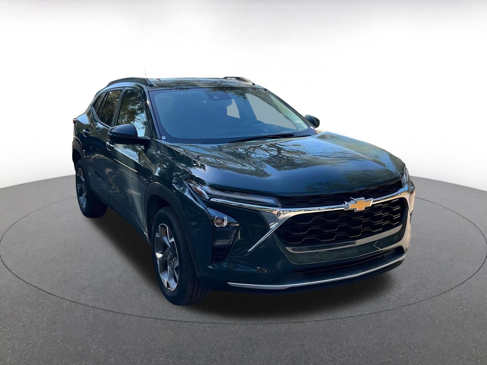 Used 2025 Chevrolet Trax LT