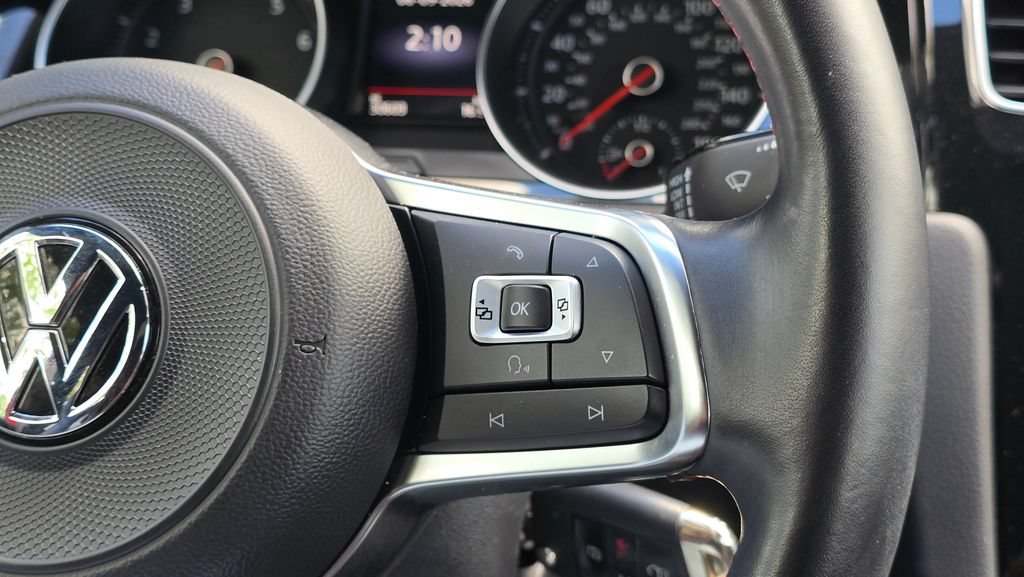 Used 2018 Volkswagen Golf 4-Door FWD image 28