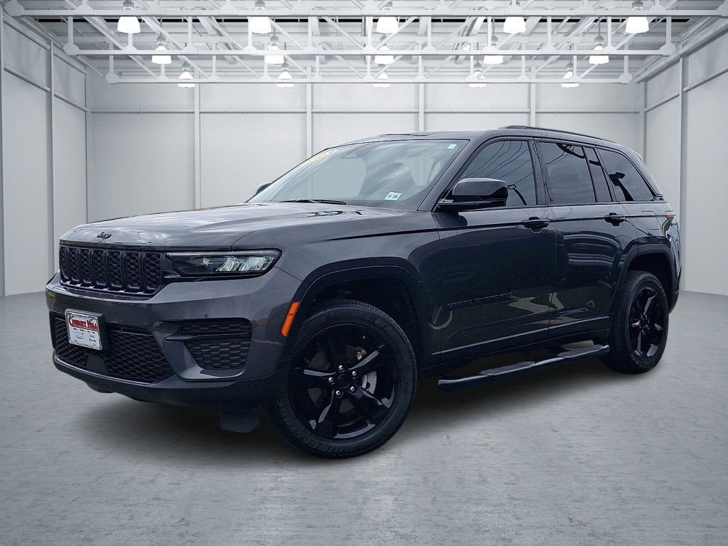 Used 2023 Jeep Grand Cherokee Altitude image 1