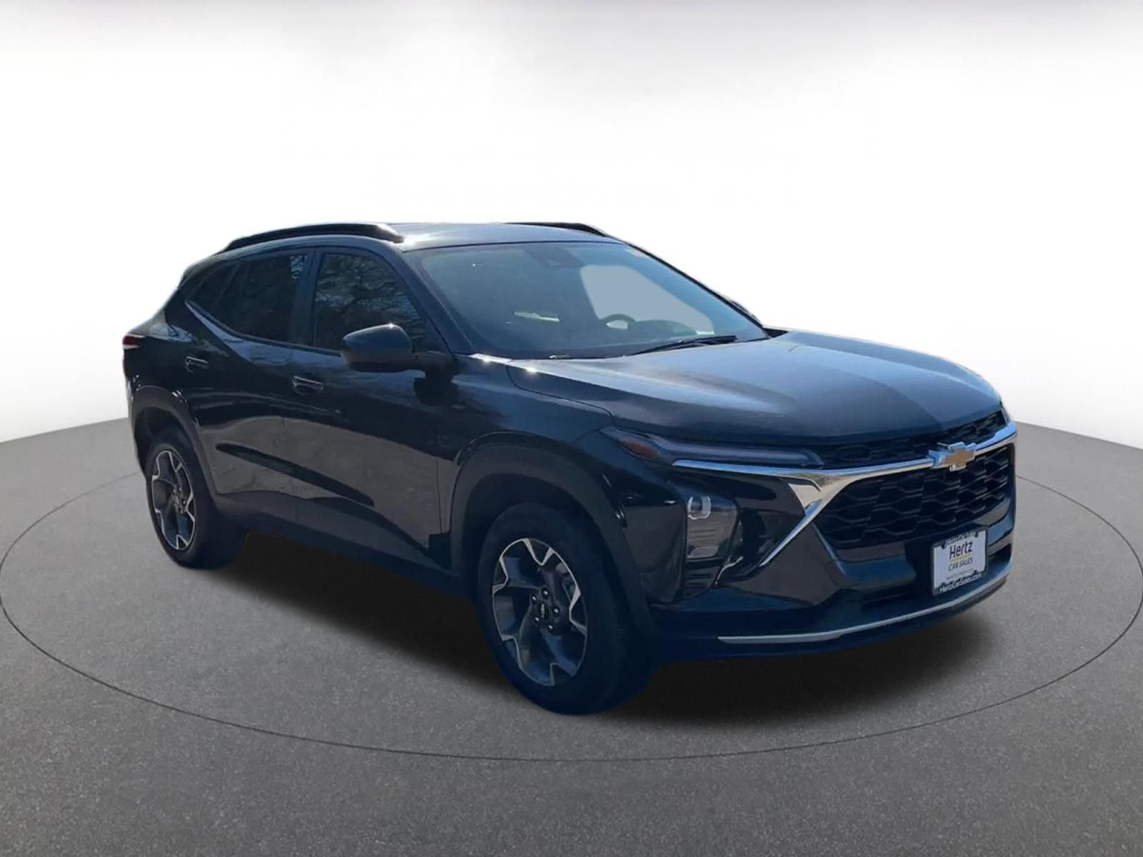 Used 2024 Chevrolet Trax LT w/ Driver Confidence Package image 3