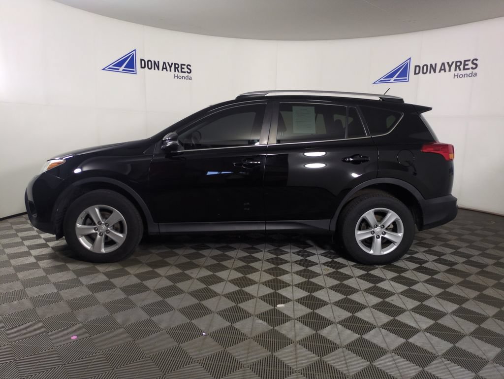 Used 2014 Toyota RAV4 XLE AWD/4WD image 2