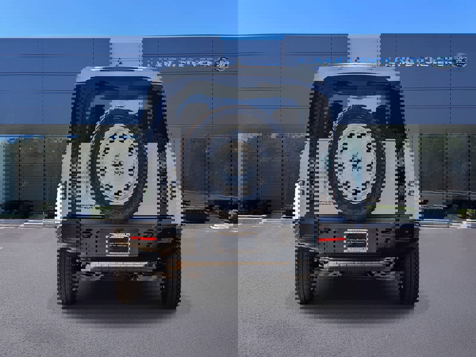 New 2026 Land Rover Defender 110 X-Dynamic SE image 5
