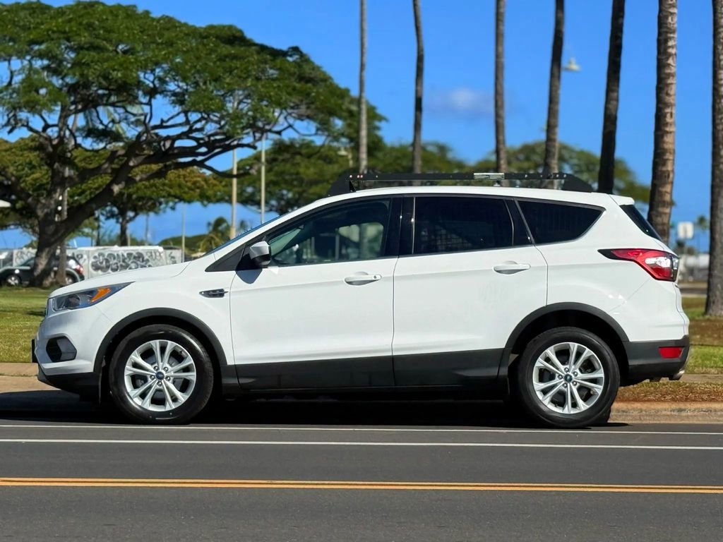 Used 2018 Ford Escape SE w/ Ford Safe & Smart Package image 2